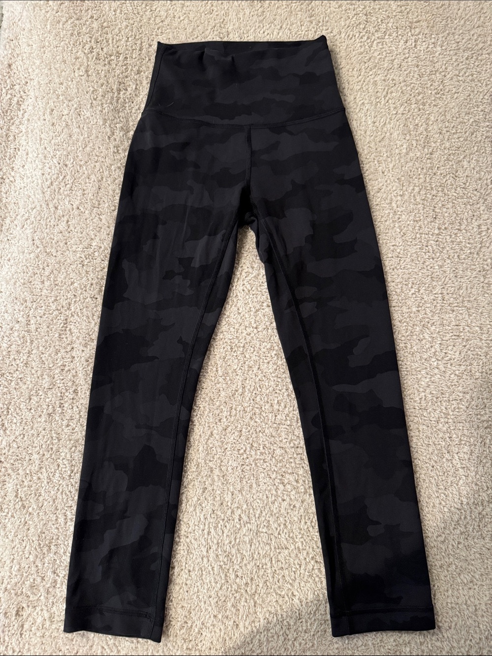 Lululemon wunder under capri size 2